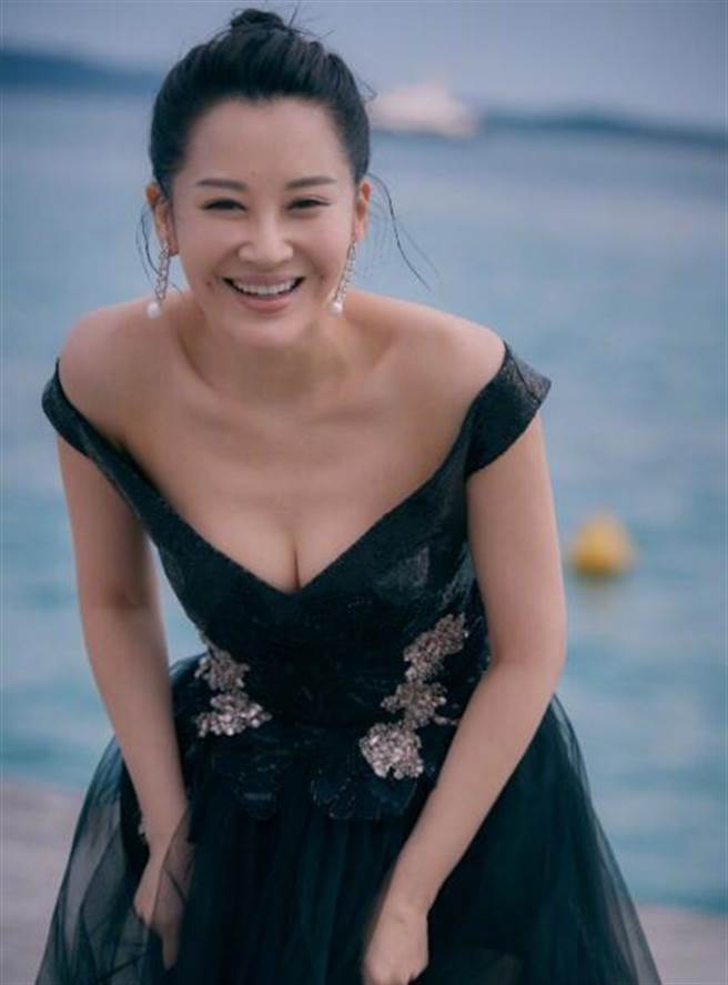 许晴至今保养得宜。（图/翻摄自微博）