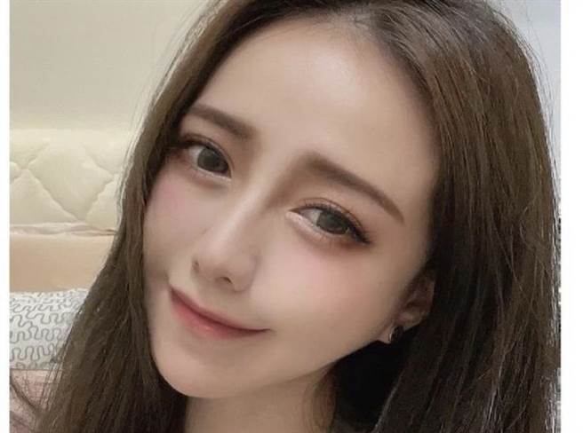 辣模张语昕拥有火辣的身材。（图/张语昕 IG)