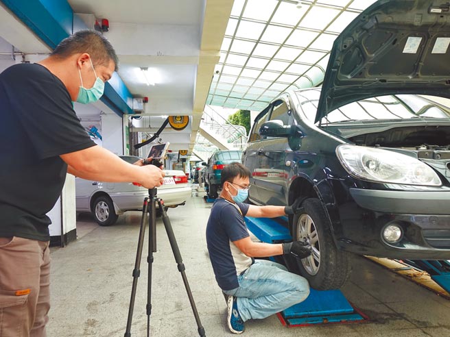 高雄市中山工商線上課程按表操課，落實學生停課不停學。（校方提供／曹明正高雄傳真）