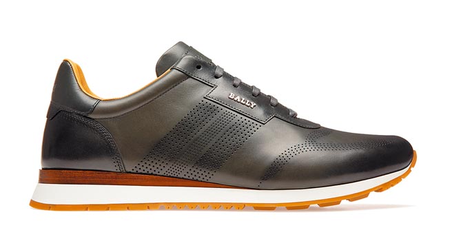 BALLY ASKEN系列，黑色牛皮運動鞋，2萬4000元。（BALLY提供）