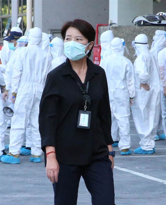 副市场黄珊珊到场关切。（赵双杰摄）
