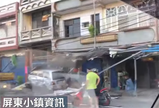 一輛大貨車今天清晨7點多左右，行經屏東台27新園鄉興安路時，突然失控衝進路旁民宅，導致駕駛身亡。(翻攝屏東小鎮資訊臉書)