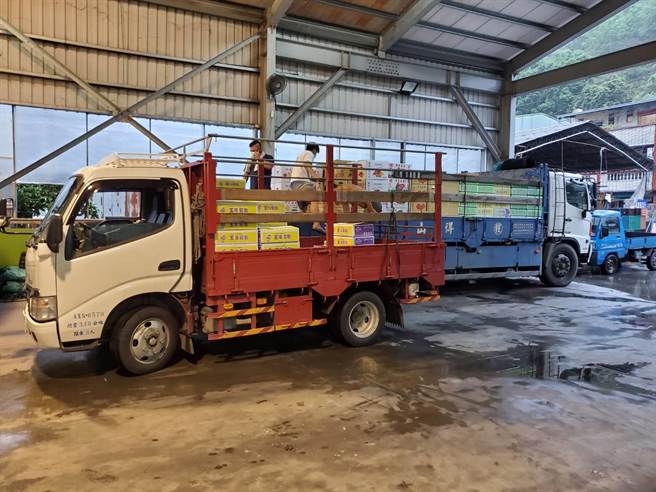 南投县蔬果主要销往北部，台北农产运销公司的防疫管制措施，让货运业者叫苦连天。（民眾提供／廖志晃南投传真）