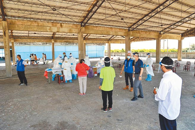 雲林縣政府防堵Delta變異株啟用移工快篩站，首日快篩全部陰性。（雲林縣政府提供／張朝欣雲林傳真）