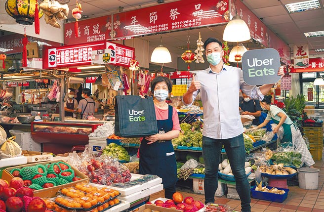 Uber Eats昨（1日）公布，平台率先自4月份起就已陆续加入共9家知名传统菜市场的外送服务，在1个半月的合作期间，订单量就已达平均2至3倍成长。（Uber Eats提供）