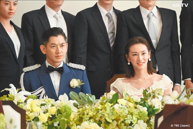 同在远传friDay影音及KKTV上映的《离婚活动》，由日剧女王北川景子（右）产后与永山瑛太主演，开播以来大受欢迎。（KKTV提供）