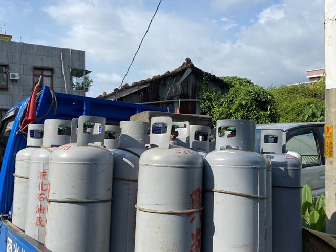 瓦斯配送员争取优先施打疫苗未果，部分业者拟7月中后停止送到家服务。（张亦惠摄）