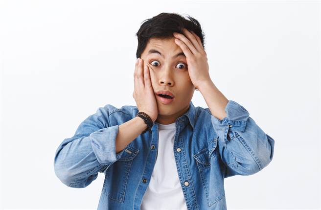 水瓶座、双子座、狮子座、天秤座的人天生就爱胡思乱想，常常因此错过好桃花。（图／Shutterstock）
