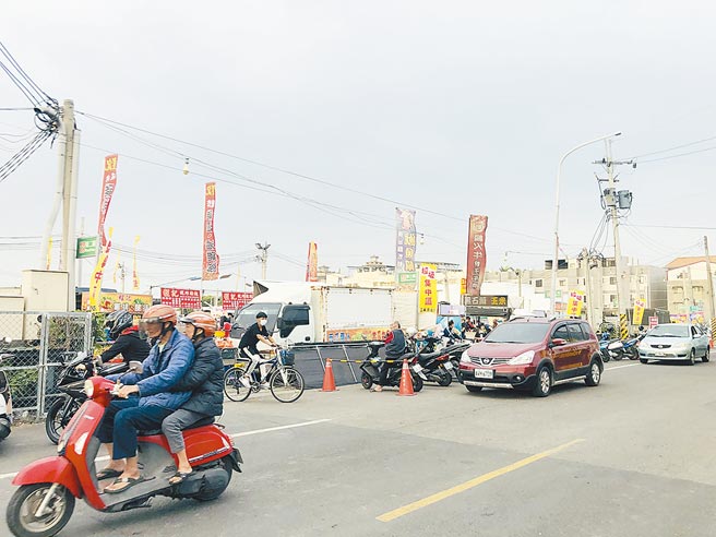 雲林縣西螺東南夜市7月4日微解封喊卡，改為不開放民眾入場，對內觀摩示範的演練。（本報資料照片）