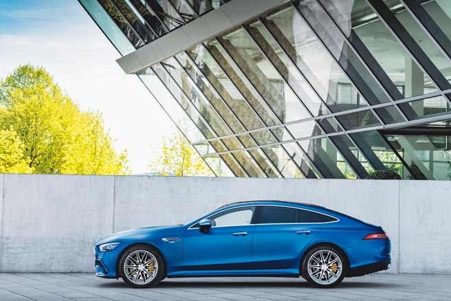 小改款Mercedes-AMG GT 4-Door Coupe延续家族优良基因。（台湾宾士提供）