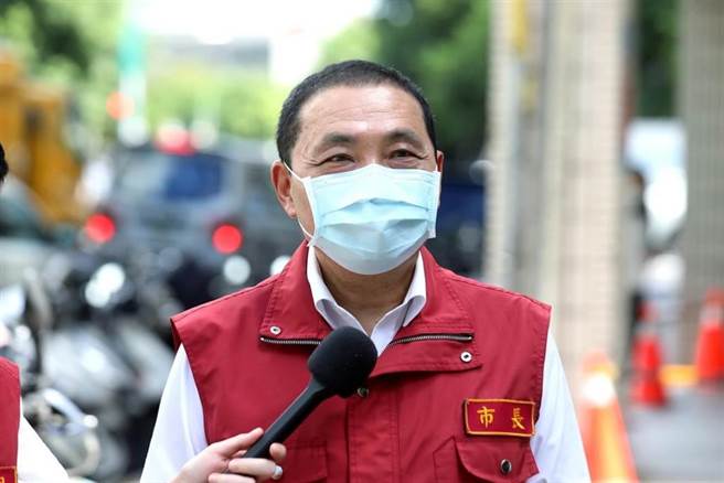 新北市2日起開放72歲以上長者接種莫德納疫苗，接種狀況踴躍，市長侯友宜今（4日）上午前往中和衛生所視察疫苗接種情況。（新聞局提供，資料照片）