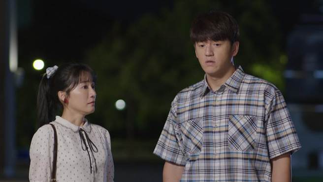 阿布（右）與陳婉婷飾演夫妻。（大愛台提供） 