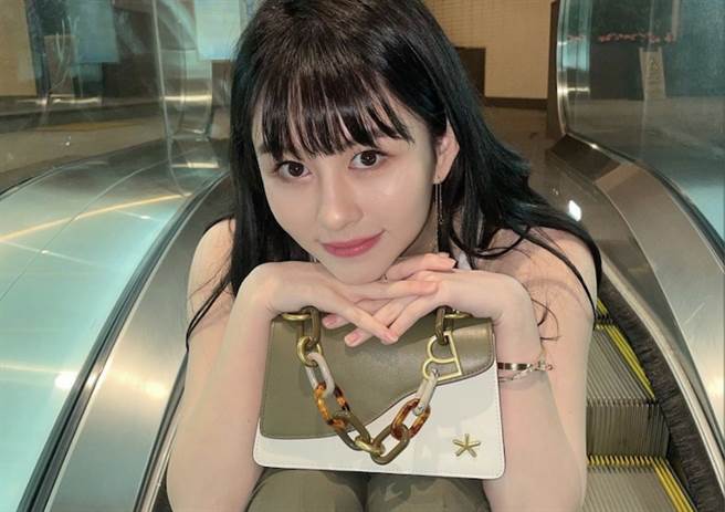 沈月自爆被同学排挤。（图/翻摄自沈月IG）