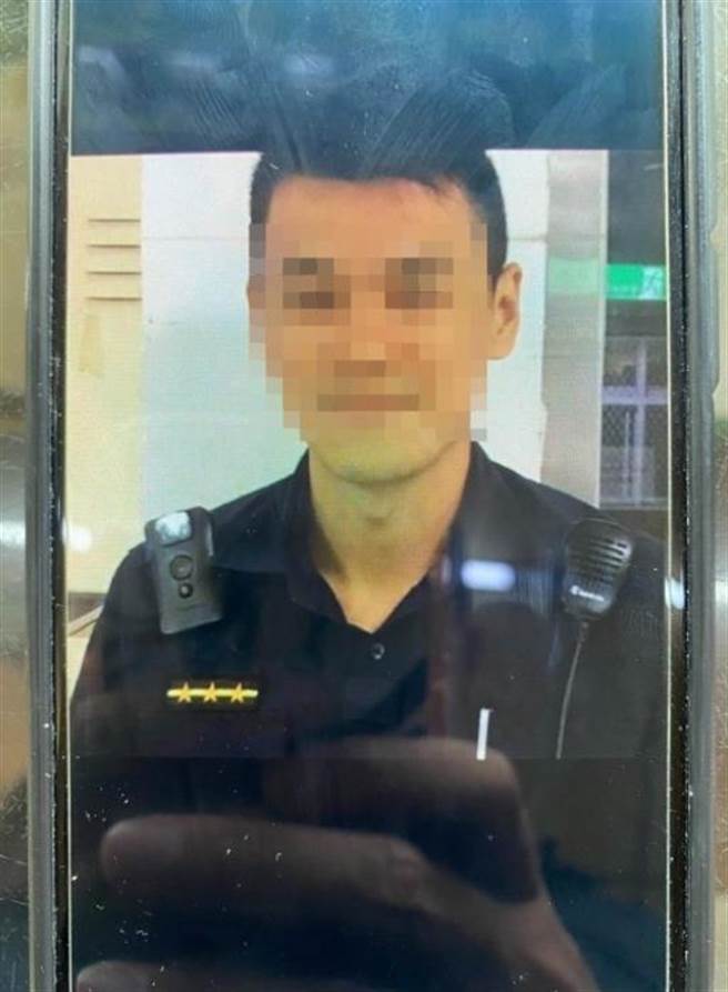 黃姓女嫌網路盜圖一張淡水帥警照片當成大頭照。（讀者提供／程炳璋台南傳真）