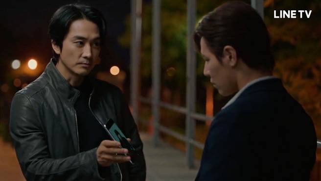 李奎炯以刑警身分办案，努力找寻妹妹死因。（LINE TV提供）