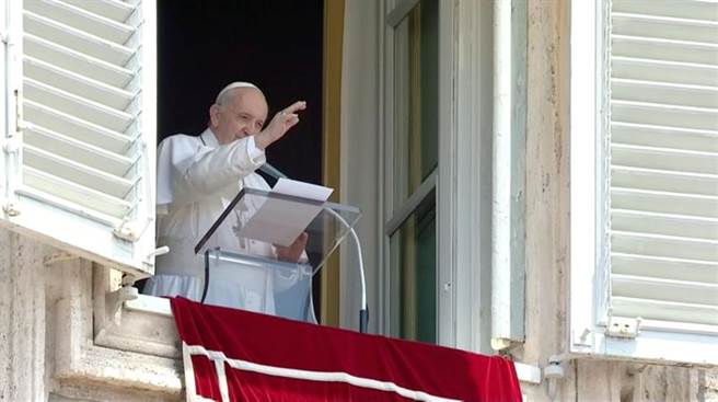教宗方济各（Pope Francis）今天在罗马杰梅里医院（Gemelli Hospital）接受肠道手术。（路透社）