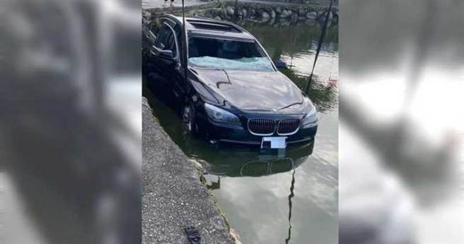 新北市淡水一处偏远的乌鰡池，两周内竟有宾士与宾利名车相继坠入，遭戏称「专吃名车」，却意外击破「收簿大王」集团。（图／翻摄画面）