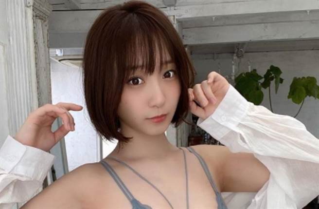伊织萌外型清纯，却拥有超凶身材。(图／翻摄自IG)