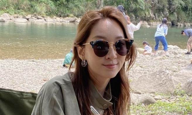 翁馨仪与张菲儿子张少怀结婚，家庭生活相当甜蜜。（图/翁馨仪 IG)