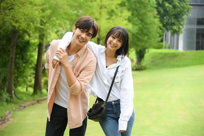 謝佳見、賴雅妍戲裡戲外都是好友。（三立提供）