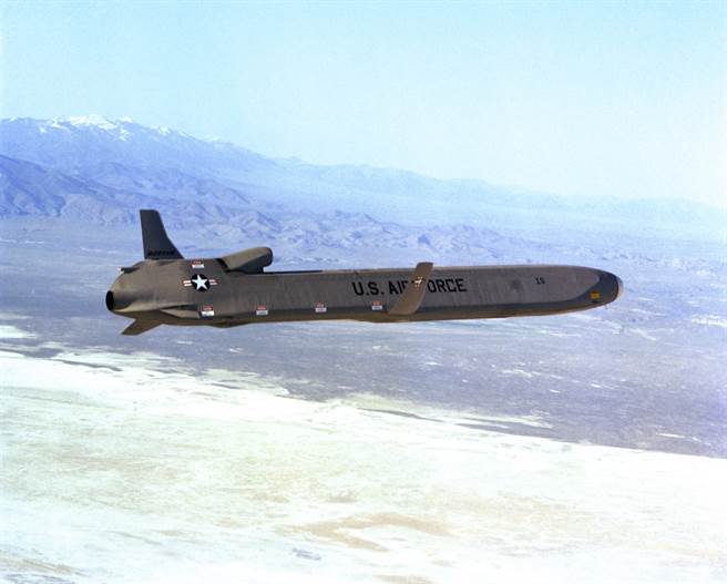 AGM-86空射巡弋飞弹是美国空军的战略武器，由于没有订外号，常被外界误喊成战斧飞弹。(图/美国空军)