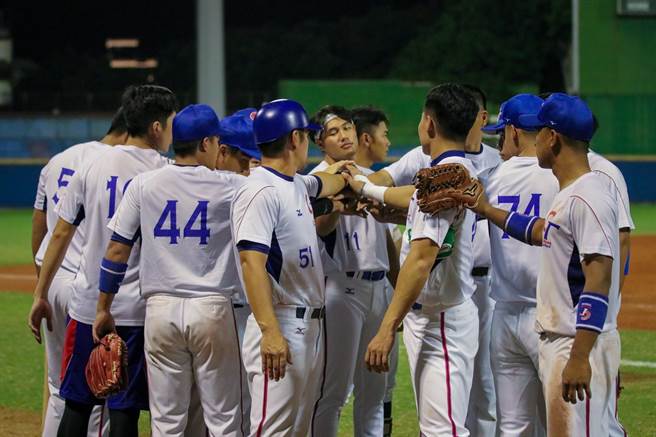 U23中华培训队名单出炉，图为去年23世界杯中培队与U18亚青中培队交手照片。（资料照，中华棒协提供）