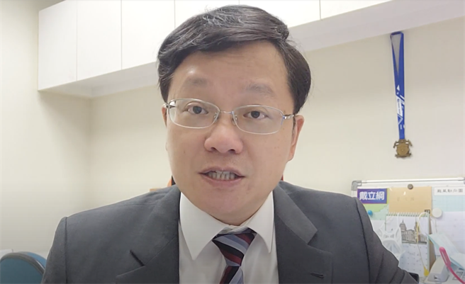 气象主播戴立纲表示今年会侵袭台湾的颱风数量约为3到5个。(摄影／陈盈臻)