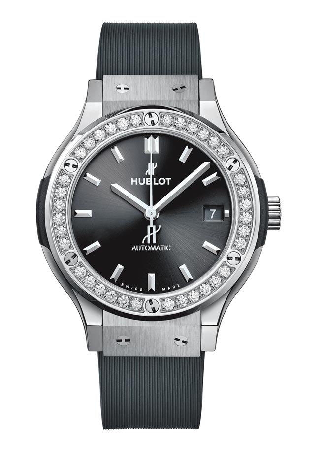 宇舶表經典融合系列鈦金鑽表，27萬5000元。（HUBLOT提供）