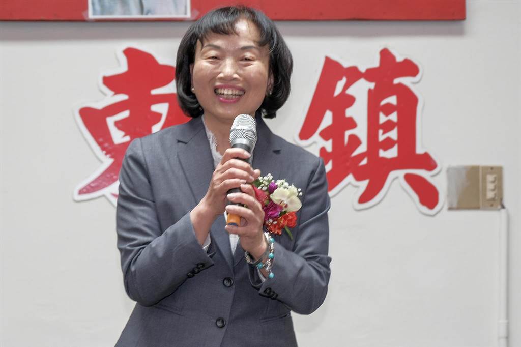 竹東鎮長張順朋說，她指派7位代理里長考量的是，服務熱忱和熱悉里內事務。（羅浚濱攝）