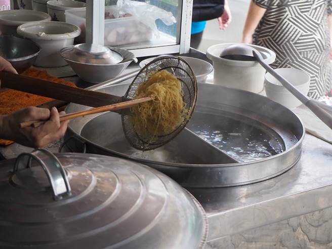 位於宜蘭一家小吃店遭惡意棄單，氣憤地將訂餐人電話公布，遭大批網友制裁。（圖／示意圖，達志影像）