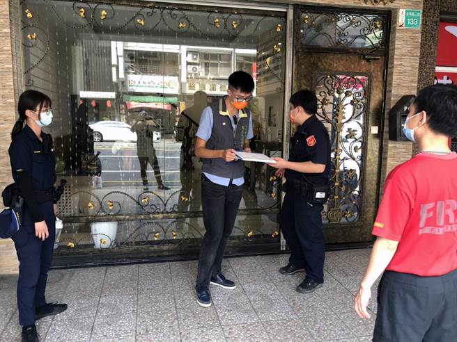 台南市政府观光旅游局邀集各局处加强查缉非法日租套房。（观旅局提供／洪荣志台南传真）