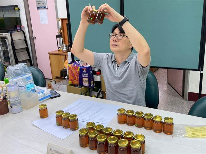 由嘉義縣政府主辦，委託嘉義縣農會承辦的嘉義縣第一屆蜂蜜評鑑，今6日透過線上評鑑公布成績。（嘉義縣政府提供∕呂妍庭嘉義傳真）