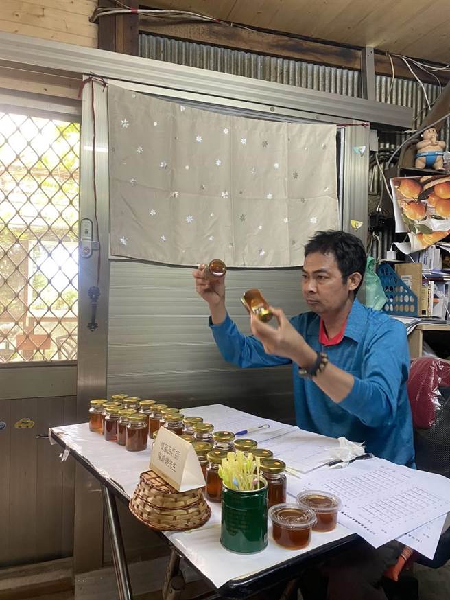 由嘉義縣政府主辦，委託嘉義縣農會承辦的嘉義縣第一屆蜂蜜評鑑，今6日透過線上評鑑公布成績。（嘉義縣政府提供∕呂妍庭嘉義傳真）