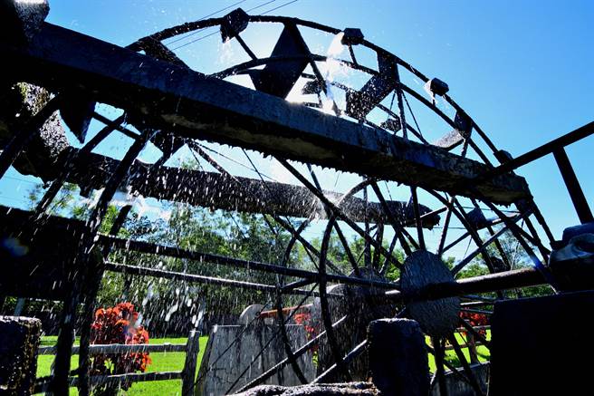 熱帶性低氣壓6日清晨通過台灣南端巴士海峽，台東從5日晚間陸續降雨，讓台東平地累積雨量均超過50毫米，山區集水區不到30毫米。（蔡旻妤攝）