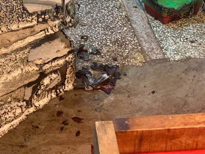 永春市场惊传纵火 男子因感情纠纷朝摊商丢汽油弹。（翻摄照片）