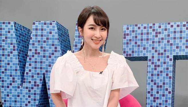 蔡逸帆曾经是新闻主播，气质相当甜美。（图/蔡逸帆 脸书)