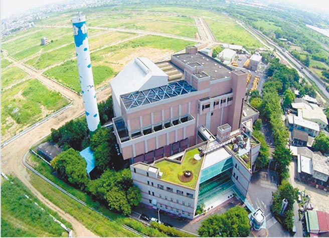 嘉义市垃圾焚化炉正进行大岁修，更换重大设备拚延役。（嘉义市政府提供／廖素慧嘉市传真）