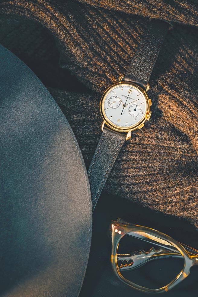 江诗丹顿骨董表有原厂认证与售后服务，对收藏家更有保障，图为1948年Ref.Inv. 12110双眼计时码表，约139万元。  （Vacheron Constantin提供）