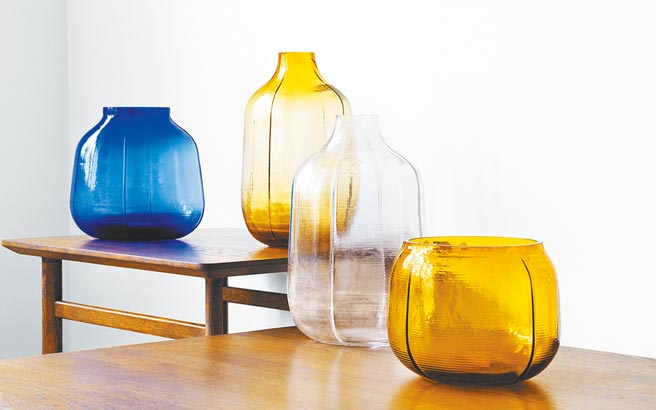 normann Copenhagen，Step Vase時序花瓶，三種尺寸，低，2580元、中，3380元、高，4280元。（Design Butik提供）