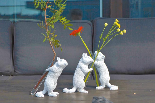 haoshi良事設計花栗鼠花器，三種姿態，890元。（nest 巢家居提供）