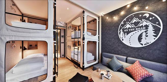 捷丝旅台南十鼓馆「鼓趣客房」有上下铺四床，适合三五好友同住。（图／晶华酒店集团）