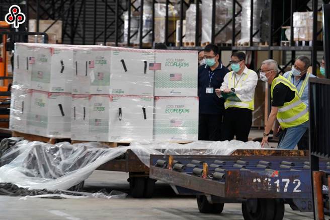 华航货运处员工确诊，疫情指挥中心匡列900多人採检。（本报资料照）