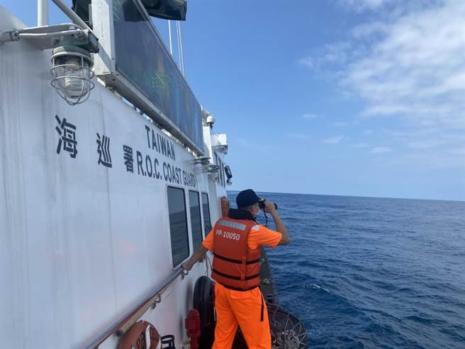 海巡署出動艦艇搜尋失聯漁船。（澳底海巡隊提供）