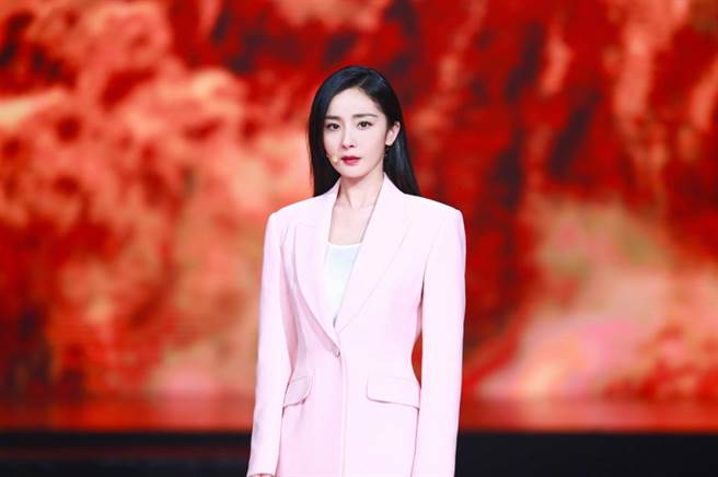 大陆顶流女星杨幂。(图/ 摘自嘉行杨幂工作室微博)
