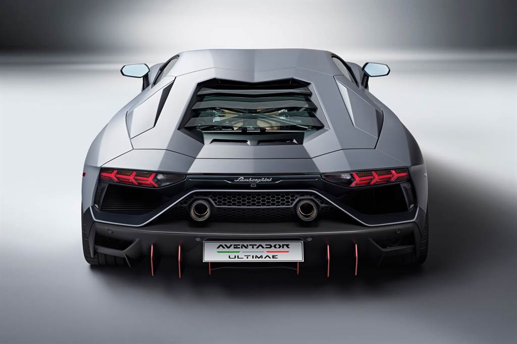 Lamborghini V12限量600台的永恆終極絕響：Aventador LP 780-4 Ultimae
