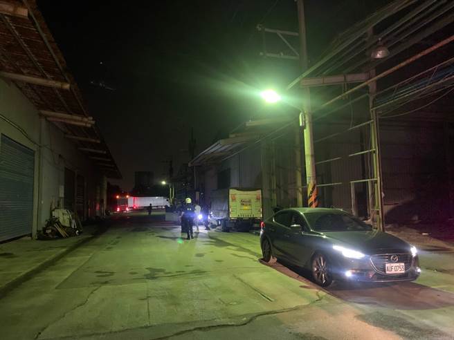 货车司机行车纠纷遭持空气枪强索赔，4恶煞5分钟狼狈被逮。(戴志扬翻摄)