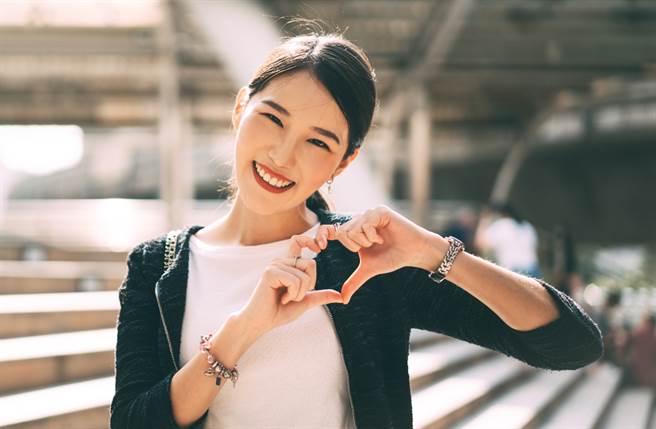 生肖屬豬、猴、蛇的人在7月中有吉星加持，不僅事業財富雙豐收，更可迎接好桃花。（圖／Shutterstock）
