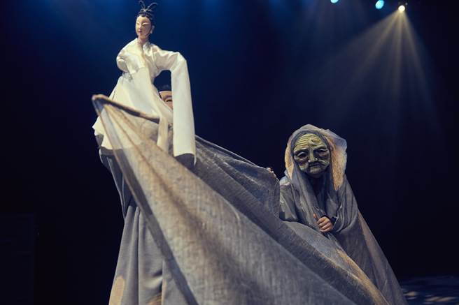 台中国家歌剧院推出「外送剧场」服务，7月期间将推出4檔台湾剧场作品演出，由真快乐掌中剧团的《孟婆•汤》首波开场。（台中国家歌剧院提供／陈淑芬台中传真）