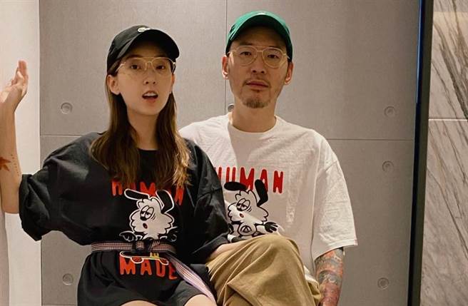 翁馨仪2013年带球闪嫁张菲次子张少怀，当时她才20岁。(图／翻摄自脸书)