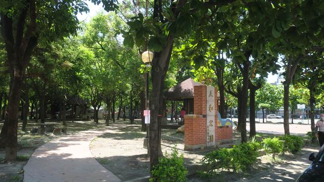 员林市三和公园改建地下停车场工程，预计年底前取得建照后动工，2024年完工后地下2层停车场共计有252个停车位。（谢琼云）